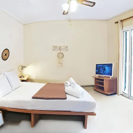 Apus Family Lefkáda